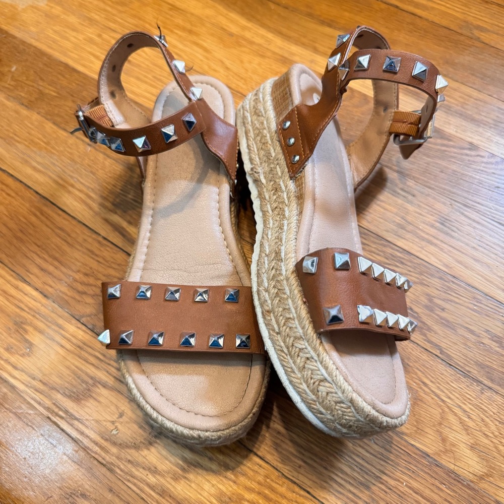 $3 BUNDLE ITEM Sugar Studded Espadrille Platform Sandals Brown Size 7